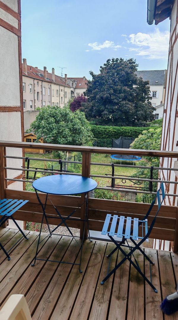 Chambre avec lit simple