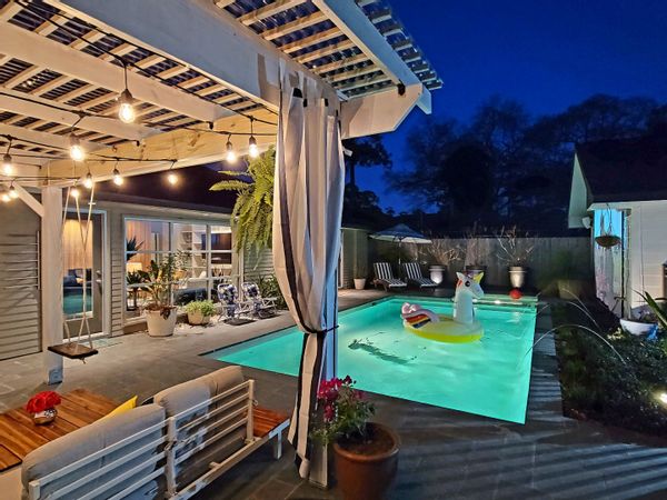 Houston Heights contemporary stay with private pool and jacuzzi, big backyard, firepit, gazebo