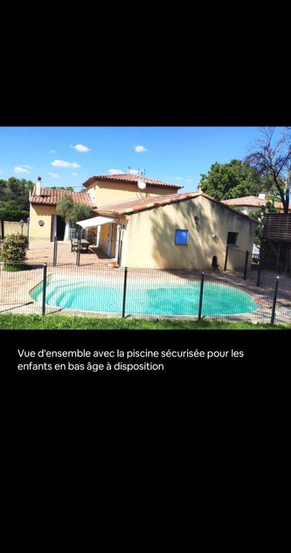 Chambre avec piscine