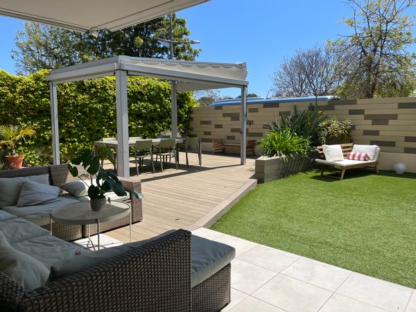 Modern flat with the garden, 5 minutes walking from the centre of Sitges.