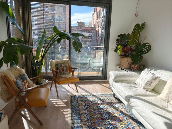 Bright relaxing home in the heart of Barcelona.