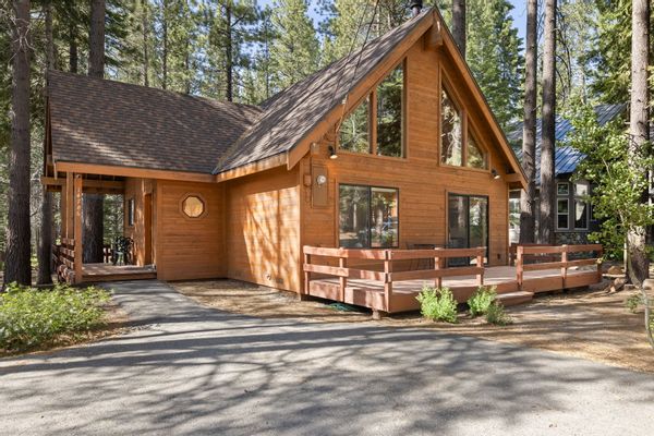 Highly desirable Tahoe-Donner home, backing up to US Forest and miles of trails!