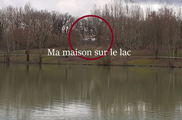 Ma maison sur le parc au bord du lac.