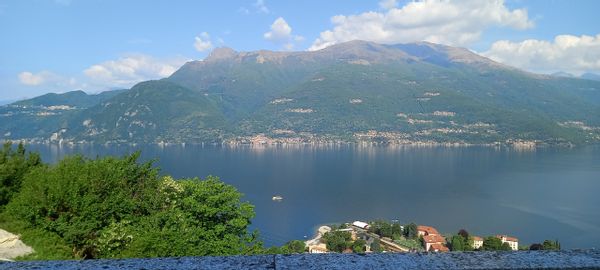 Conchiglia sul lago