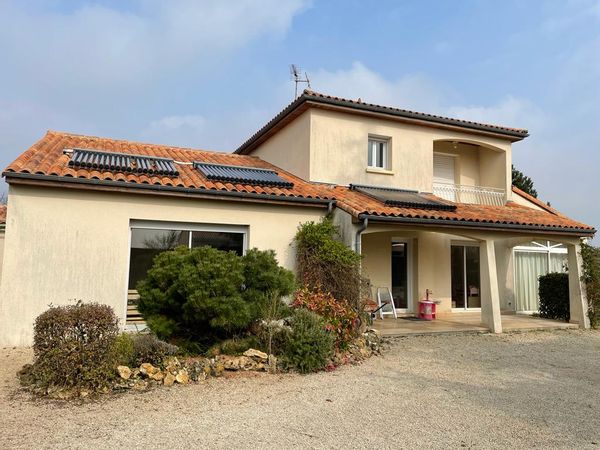 Grande maison familiale proche du Futuroscope