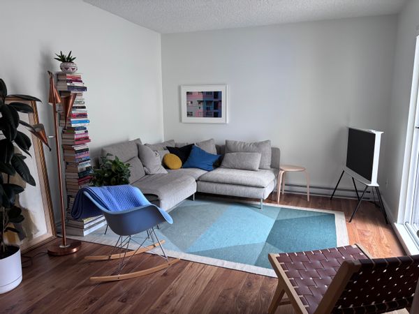 Light-filled 2 bedroom townhouse in East Van