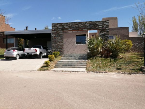 Carolina's house