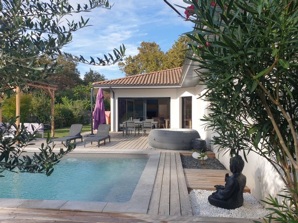 VILLA PROCHE BORDEAUX. DISPONIBLE POUR VACANCES DE PAQUES BAISSE A 220 GP