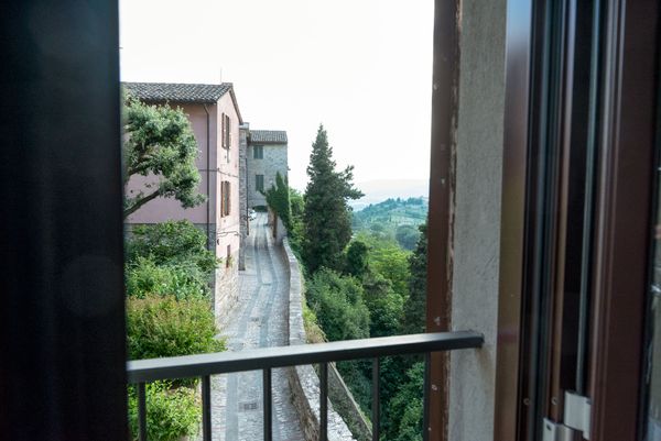 Cute 3 Story House in Todi with Spectacular Views!