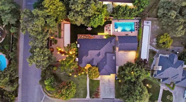 Sonoma County Wine Country Resort-Style Home
