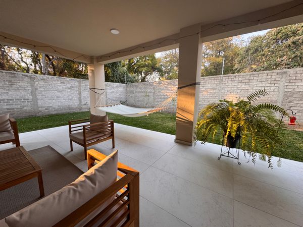 Valerie & JP Familys hus