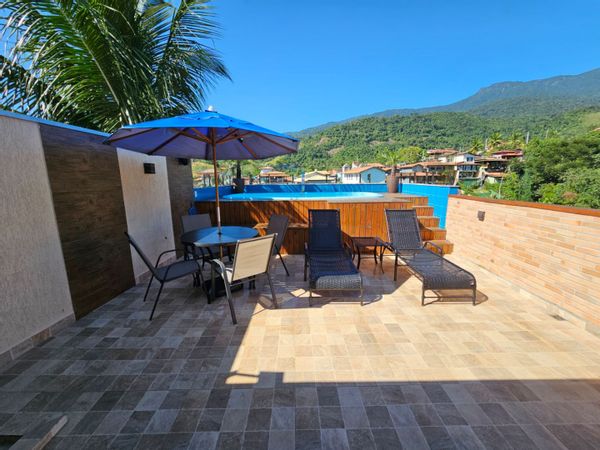 Linda casa em Ilhabela com piscina e vista incrível