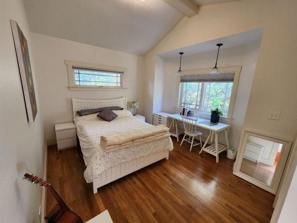 Private rooms in Piedmont Ave. retreat