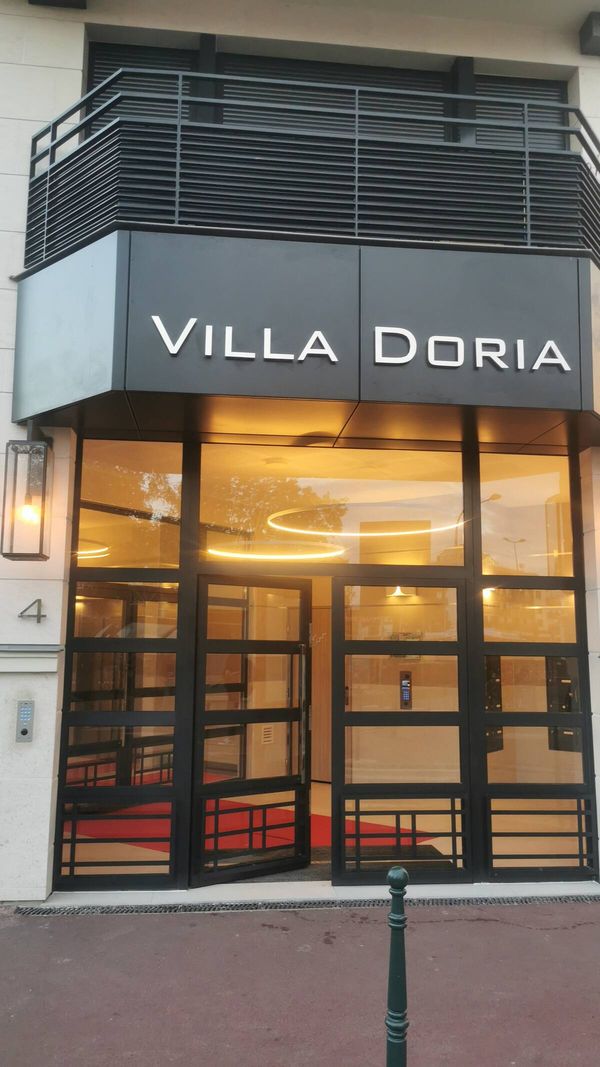 Live like a Parisian ! Cosy 65m² Flat with King Size Bed + Parking