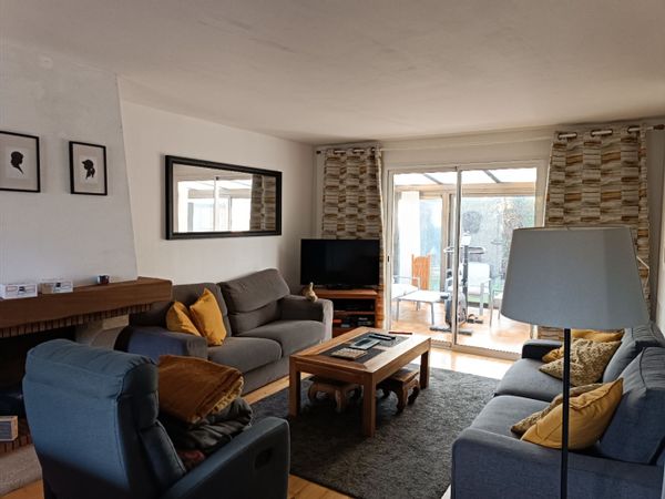 Maison de ville au calme aux portes  de Caen, en Normandie.