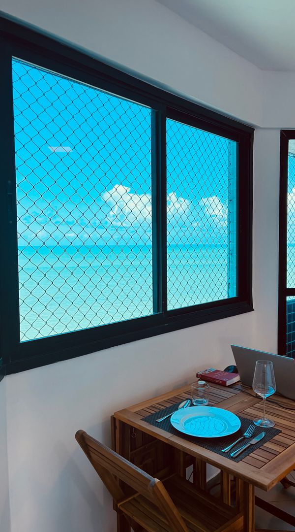 Secure, clean, cozy flat with a stunning sea view in Boa Viagem.