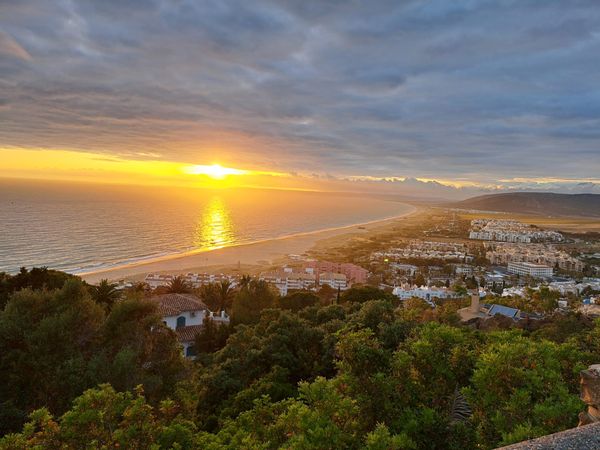 Apartamento duplex próximo al mar en un entorno de gran belleza natural y alto valor ecológico.