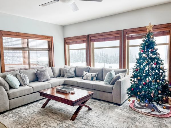 Ski in/out Big White w/ gorgeous views!