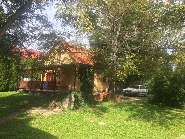 Cozy house next to the Danube river