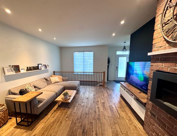 Grande maison familiale avec piscine, gym, vélos et terrasse couverte – entre Montréal et Québec