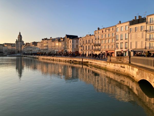 Petite maison cocooning avec jardin aux portes du centre Ville de La Rochelle