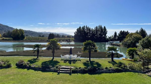 Spectacular view, quiet, private and a beautiful big garden, Riwaka, Tasman