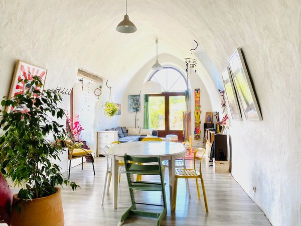 Maison atypique au cœur du Larzac et d’un Patrimoine Mondial de l’UNESCO