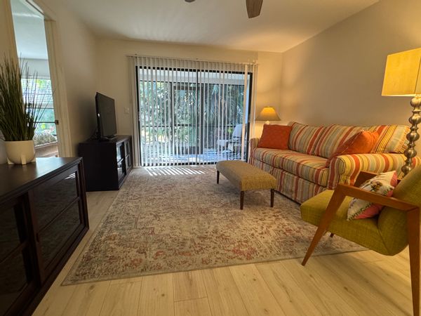 CasaBella Capri Isles - 2BR/2BA Condo