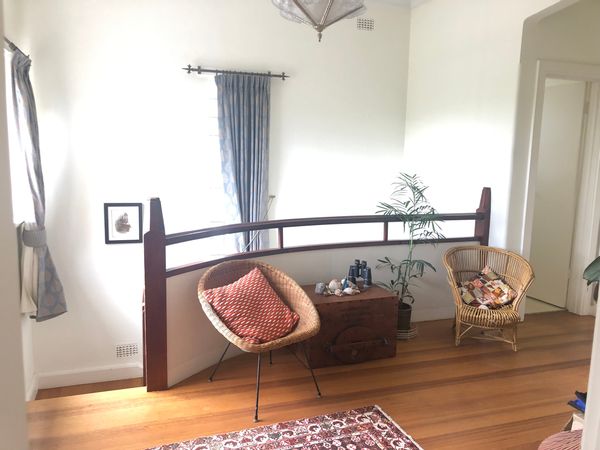 Explore the best of Melbourne from a comfortable home