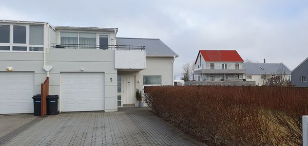 Þröstur's house