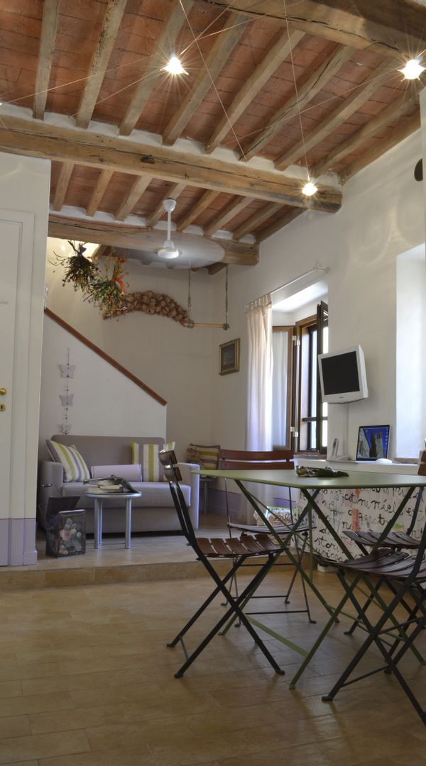 Maremma toscana: Profumo di glicine tra le piaggine con scambio Libri