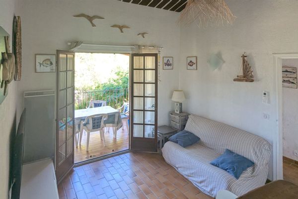 Aurelie's house