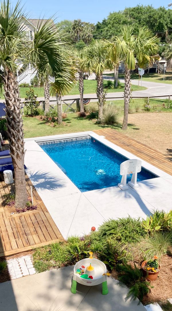 “Island Time” Beach House/  Looking to Ski