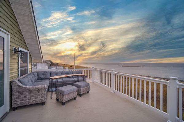 Top Floor Waterfront Unit with Amazing Sunsets close to Cape May