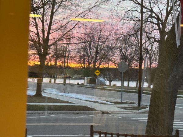 New Apartment -Lake Macatawa & Kollen Park in South Holland Downtown Historic District. 350 sf