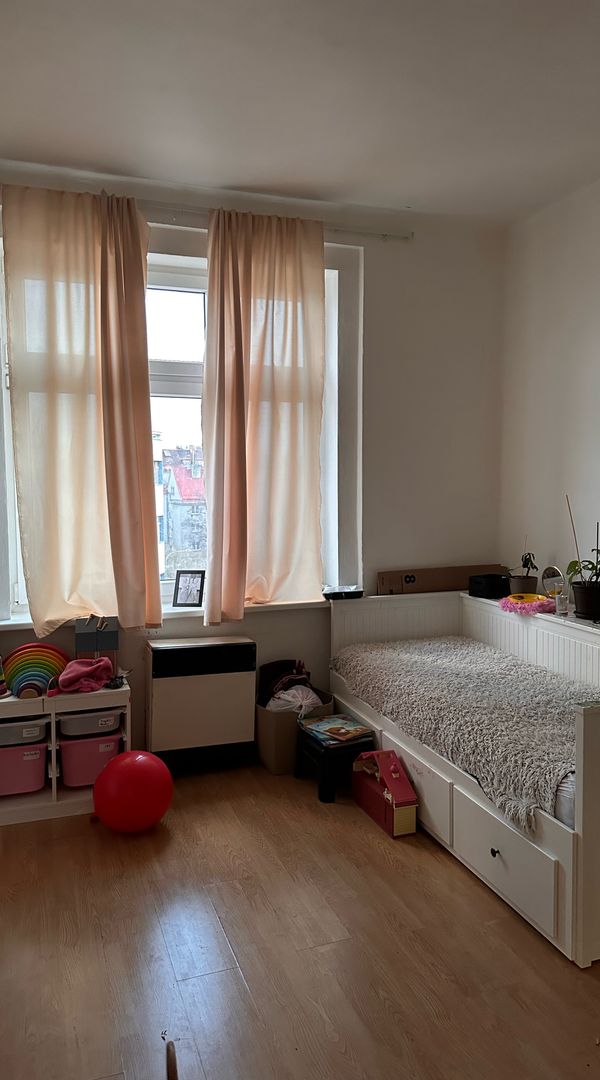 Cosy old flat 15 mins to the city centre