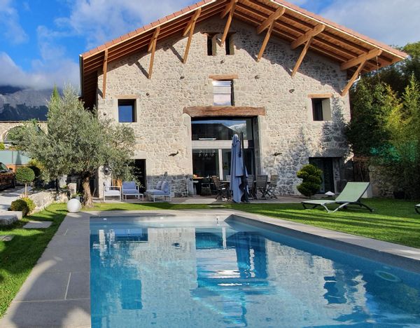 Old renovated barn with heated swimming pool at the hart of Belledonne, Vercors and Chartreuse montain massifs