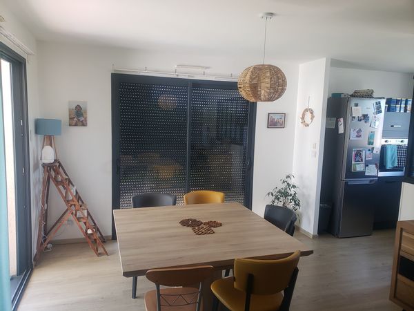 La maison de Marc et Julie
A la campagne mais à proximité des villages et des sites touristiques (plages de Chatelaillon et Fouras et de la Rochelle/ile de Ré
4 chambres et grand jardin avec vu imprenable sur les champs et le couché de soleil !