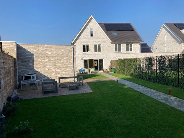 Beautiful family house next to forest and 1 hour from Amsterdam.