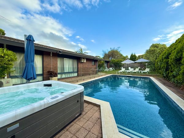 Luxury Family Poolside Villa Brighton Beach