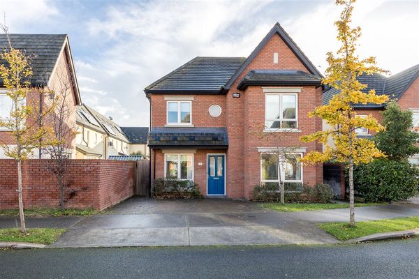 5-bedroom house in beautiful coastal village