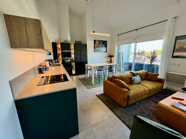 Attique NEUF 2Ch 68m2 dernier étage & Terrasse 33m2 Calme & Design & Haut de gamme Emplacement n°1