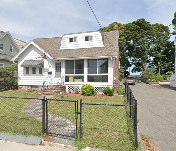 Suburban home close to Boston and north shore of Massachusetts