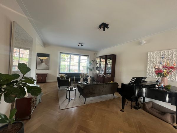 Luxury house in beautiful, safe & green suburb | 30 minutes from Amsterdam Center | Child friendly