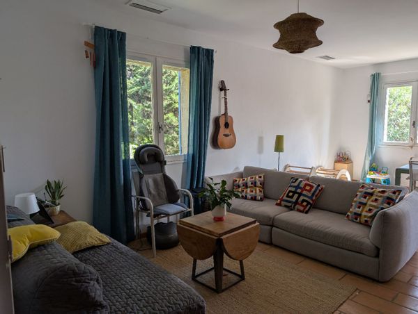 Maison spacieuse et agréable tres bien située à 10 d'Avignon