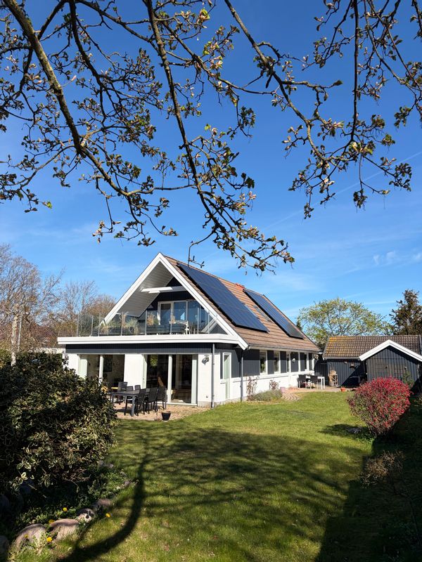 Located 100 meters from the sea. Shopping center and train station is nearby, Copenhagen 30 min.