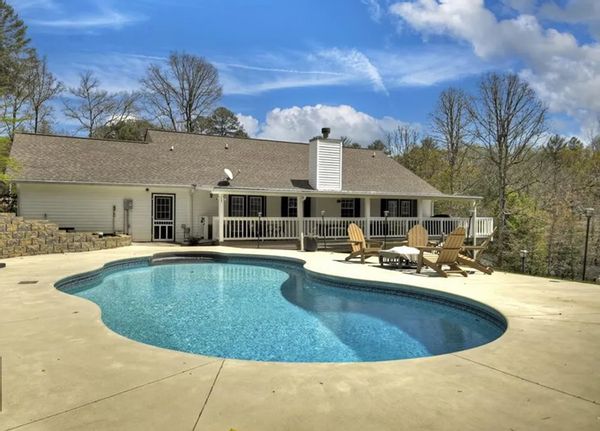 Comfy North Georgia mountain home with private pool