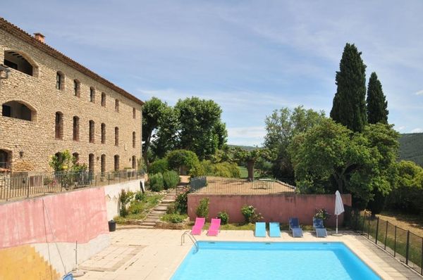 Appartement avec piscine dans le Luberon