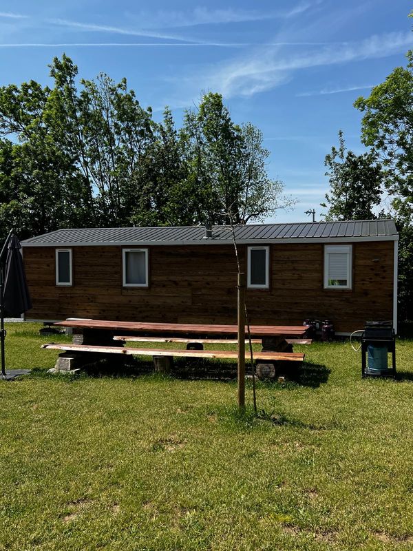 La maison de Tania et Pierre Cottage confortable avec climatisation et belle vue sur la campagne.