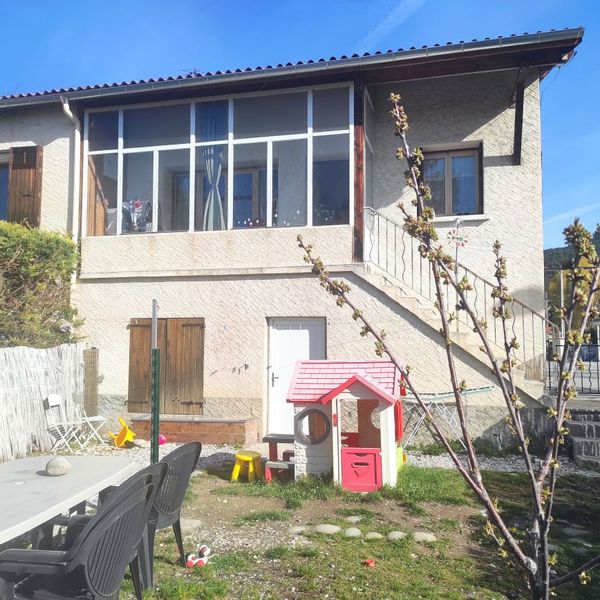 Maison dans le village de St André les Alpes (pour Guestpoints, minimum 5 nuits, max 5 personnes)